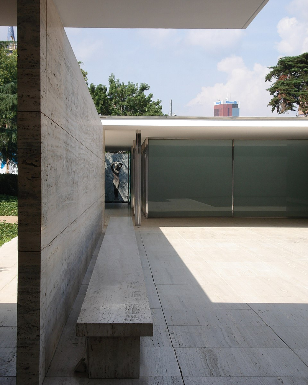 https://commons.wikimedia.org/wiki/File:Mies_van_der_Rohe_Barcelona_Pavilion.JPG